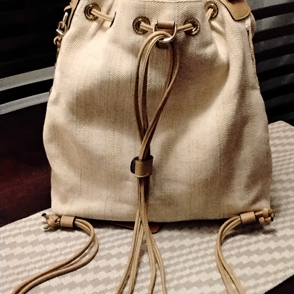 SIMPLY NOELLE Canvas Linen Backpack - Picture 2 of 7
